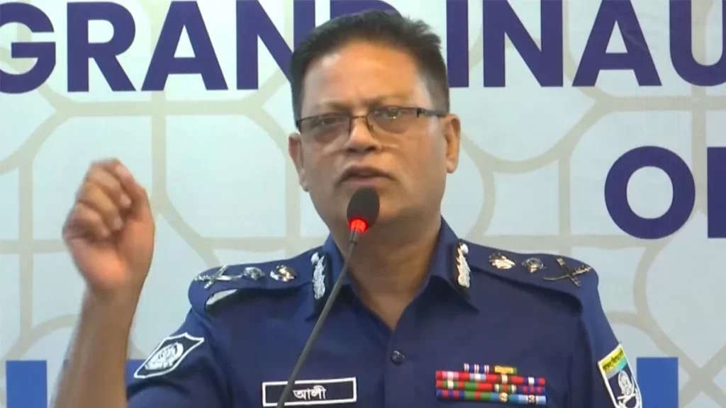 ‘ক্রসফায়ার’ নিয়ে আইজিপির বক্তব্যের সুনির্দিষ্ট ব্যাখ্যা দিল পুলিশ সদর দপ্তর
