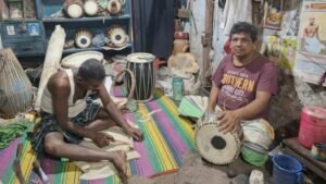 বরিশালে দুর্গাপূজাতেও বিক্রি হয়নি নতুন ঢাক, বিপাকে কারিগরেরা