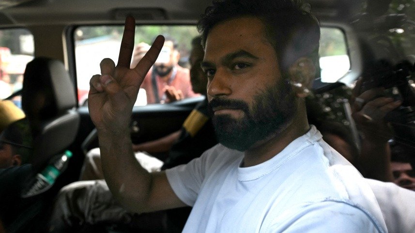 জামিনে মুক্ত ককরোচ জনতা পার্টির প্রতিষ্ঠাতা অভিজিৎ দীপকে