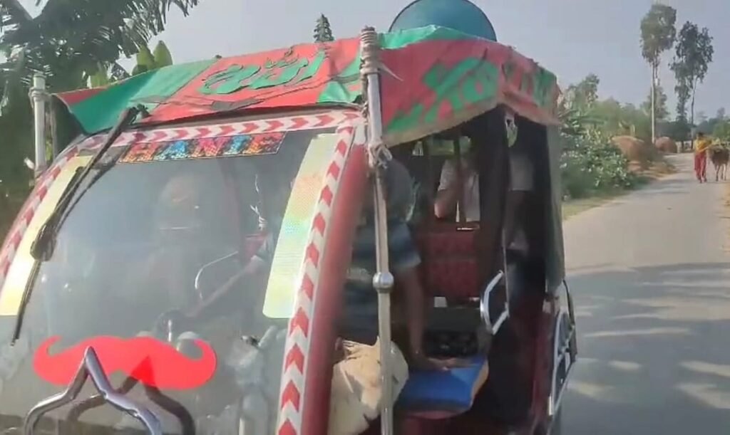 নওগাঁয় শেখ হাসিনার ফেরা নিয়ে মাইকিং