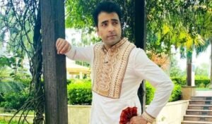 পূজায় নিজের দোষ দেখার আহ্বান জানালেন আবির চ্যাটার্জি