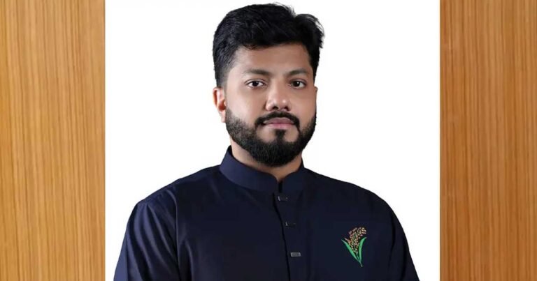 প্রতিমন্ত্রীর পদ ছাড়ছেন ইশরাক হোসেন