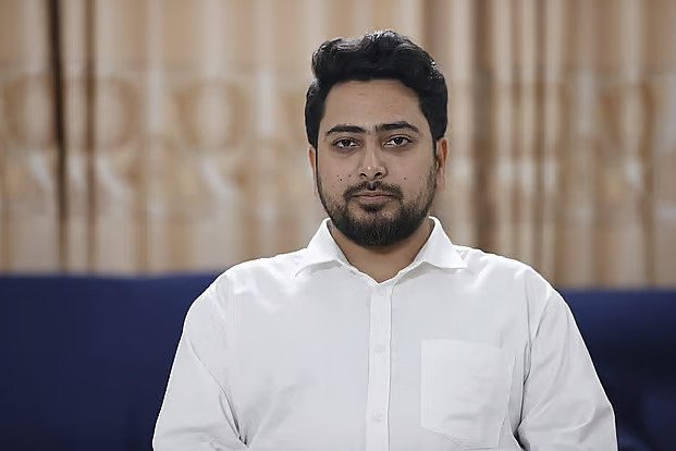 মুক্তিযোদ্ধা মানিক পশারীর দাফনে বাধার ঘটনায় নাহিদ ইসলামের নিন্দা